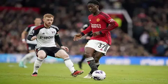 Fulham-Bisa-Jegal-Man-United-5-Alasanya