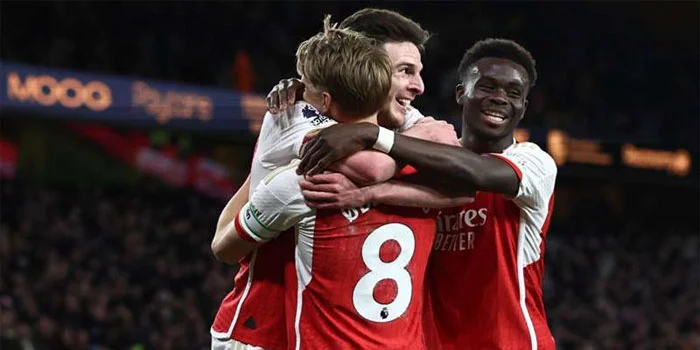 Ian Wright Menetapkan Tujuan Poin Untuk Dicapai Arsenal Dalam Perburuan Gelar Liga Premier