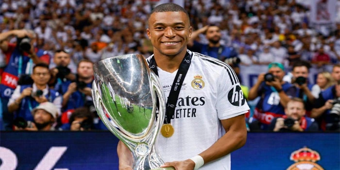 Kylian-Mbappe-Debut-Sukses-Bersama-Real-Madrid-1-Gol-dan-1-Trofi-Juara